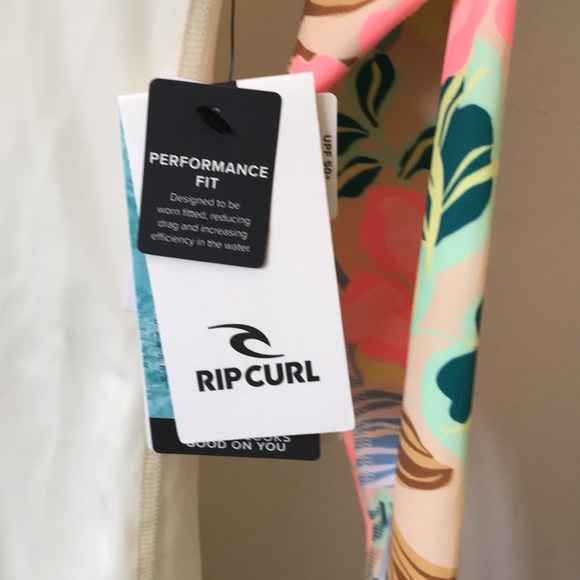 Rip Curl Follow The Sun UPF50+ Long Sleeve Rash Guard Performance Fit - Picture 9 of 10